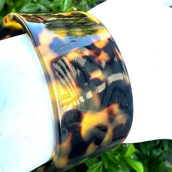 Nine West leopard open cuff bracelet - Picture 3 of 8